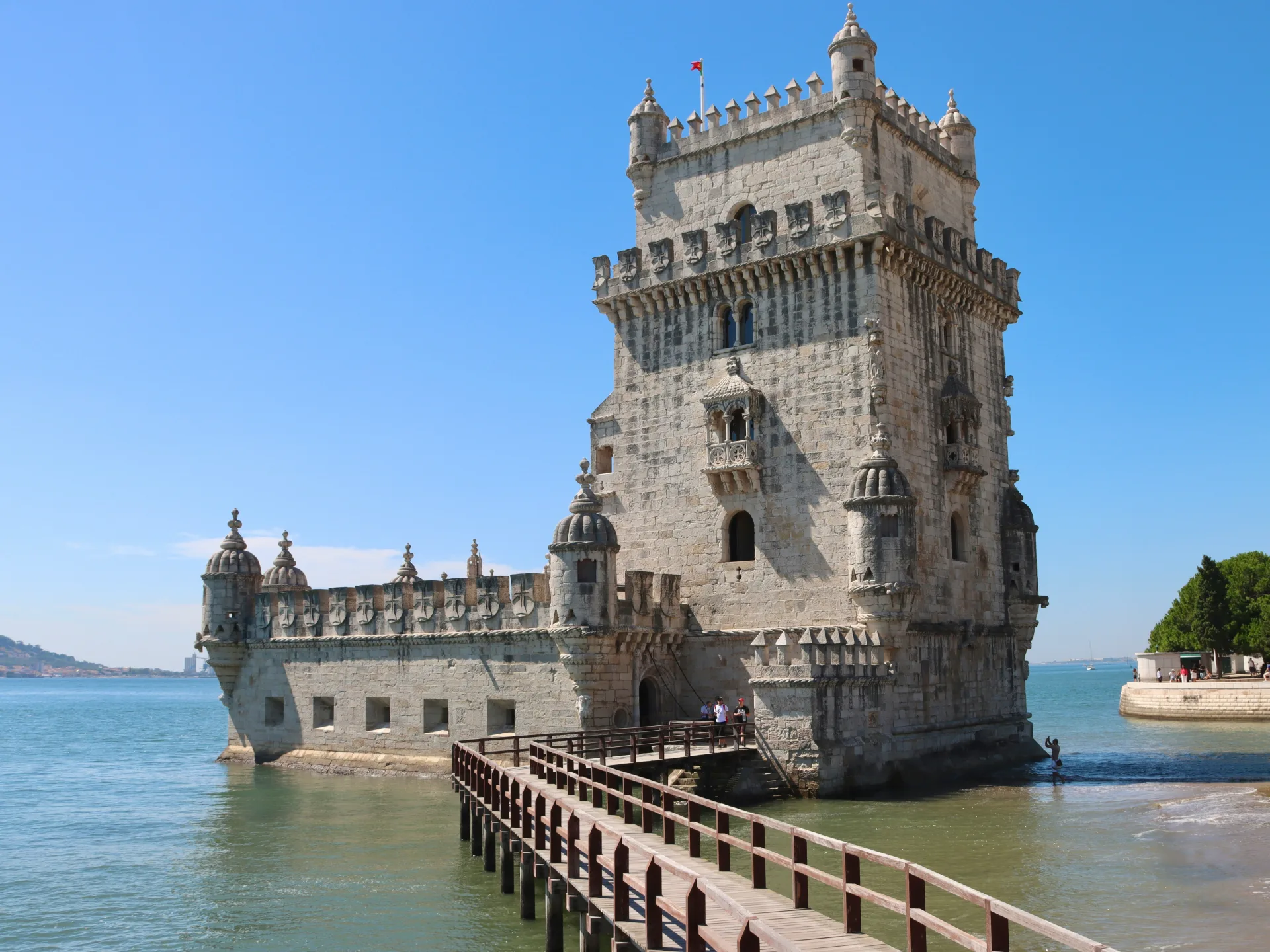 Guided tour of Lisbon. Visit Sintra and Cabo da Roca