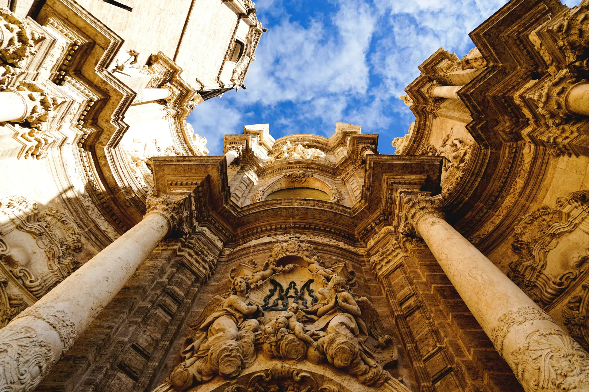 Guided tour of Valencia. Drive to Barcelona.